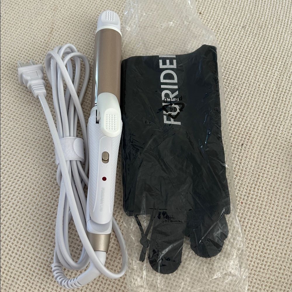 FURIDEN Europe Travel Curling Iron Mini: Dual Voltage Flat Iron, White, NWT